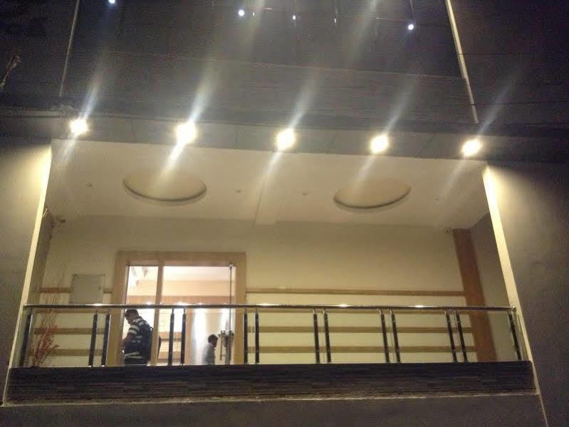 Hotel Athidi Grand Visakhapatnam Zewnętrze zdjęcie